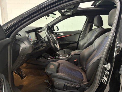 BMW 1-serie 118i High Executive, Pano, Sfeerverlichting, Applecarplay