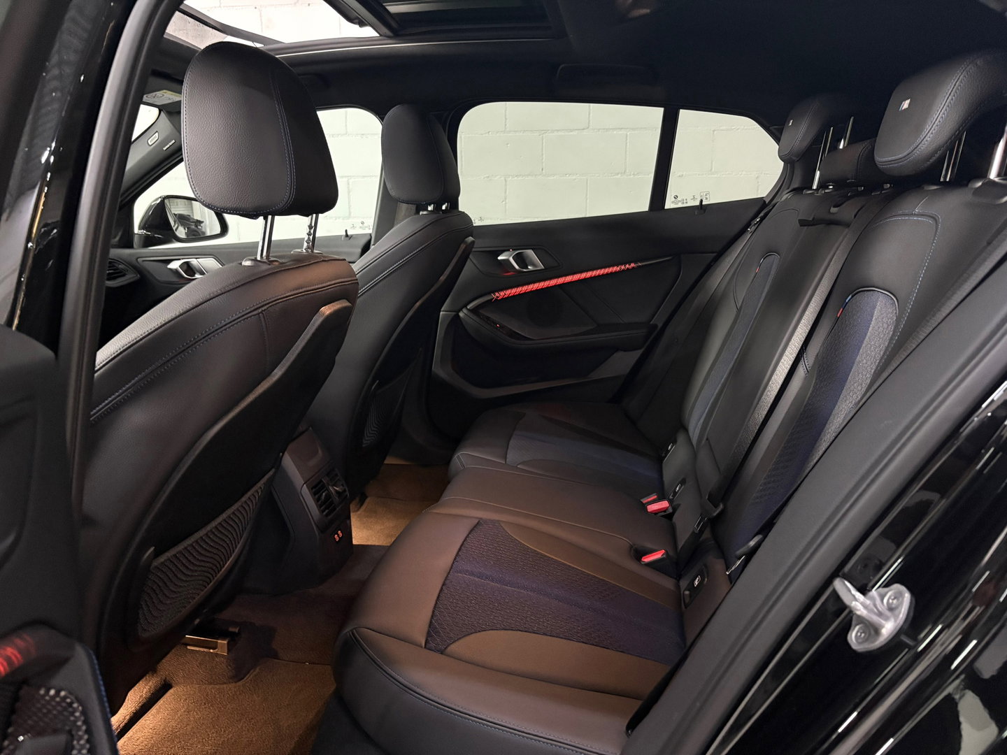BMW 1-serie 118i High Executive, Pano, Sfeerverlichting, Applecarplay