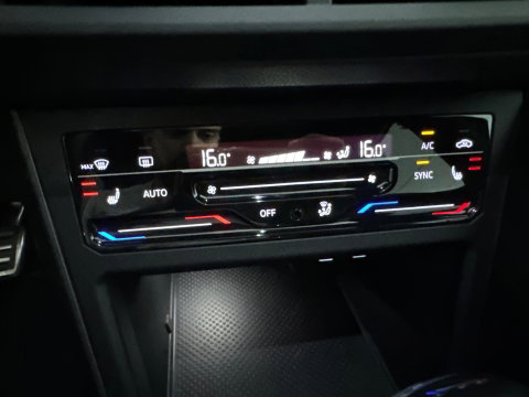 Volkswagen Polo 1.0 TSI R-Line Pano|Stoelverwarming|ACC|Lane|Carplay