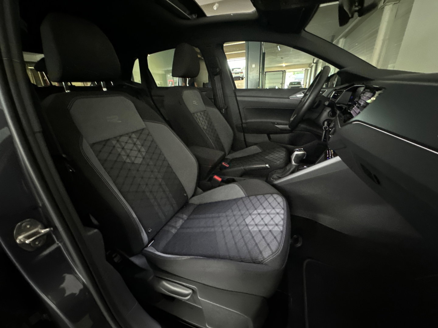 Volkswagen Polo 1.0 TSI R-Line Pano|Stoelverwarming|ACC|Lane|Carplay