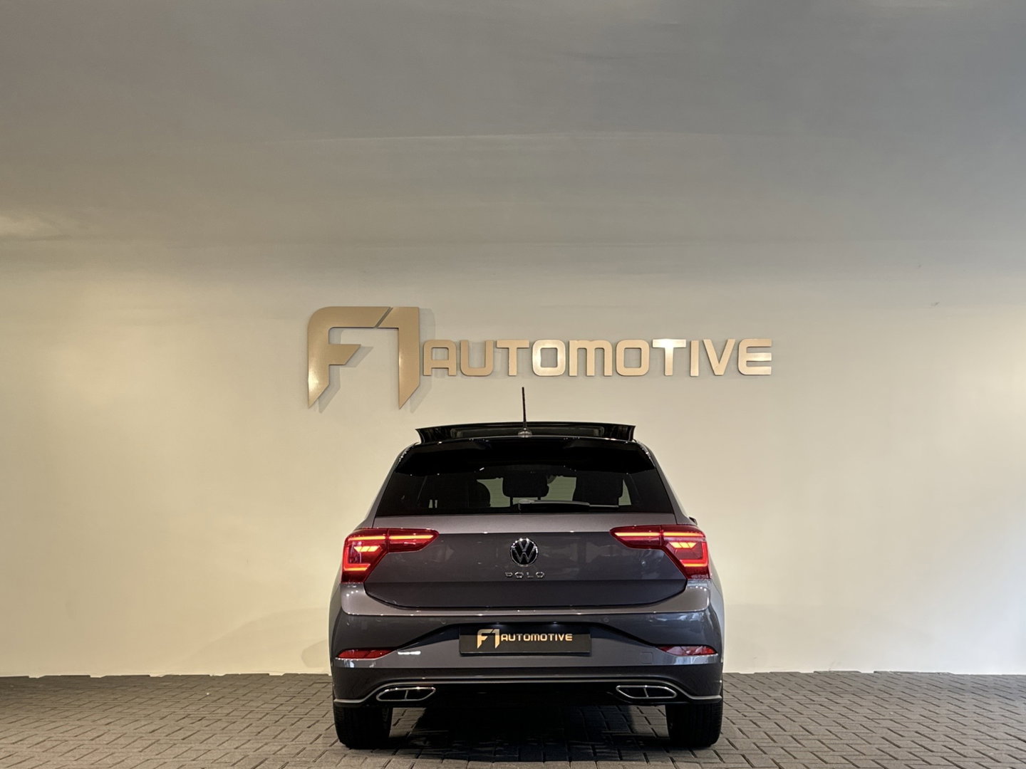 Volkswagen Polo 1.0 TSI R-Line Pano|Stoelverwarming|ACC|Lane|Carplay