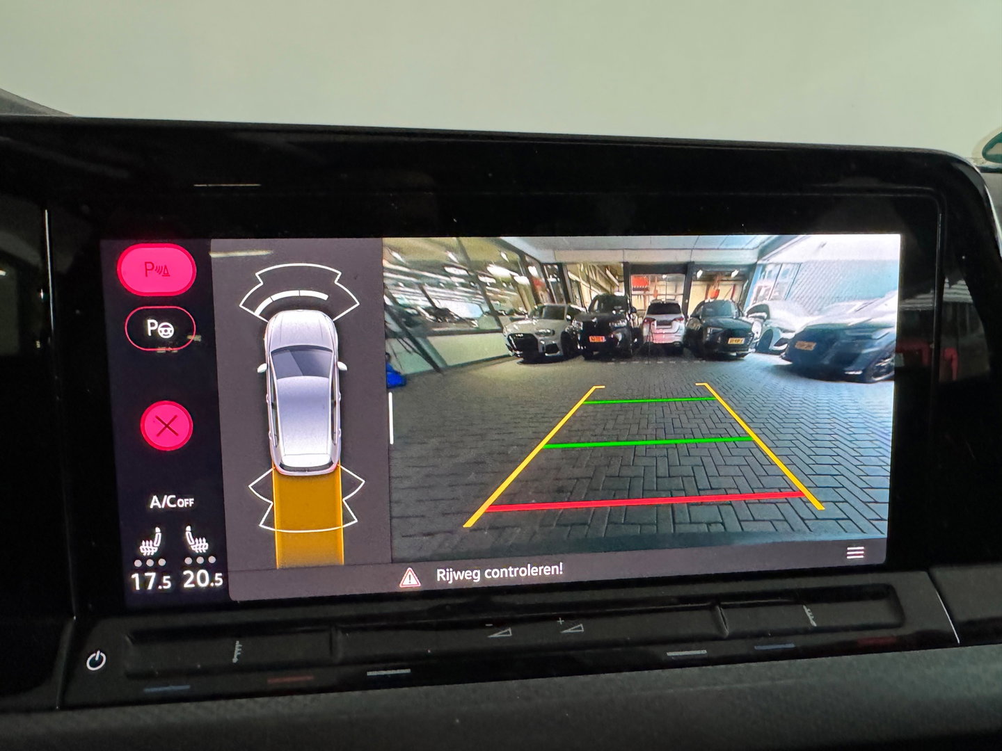 Volkswagen Golf 2.0 TDI R-Line Pano|Camera|Stoelverwarming|Sfeer|Keyless