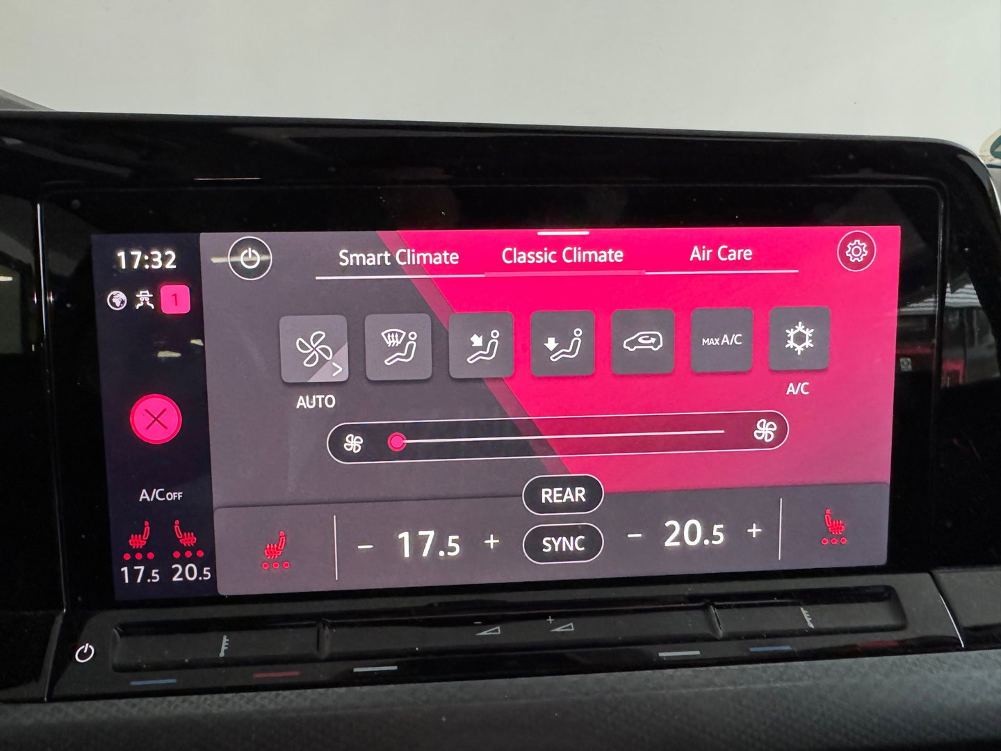 Volkswagen Golf 2.0 TDI R-Line Pano|Camera|Stoelverwarming|Sfeer|Keyless