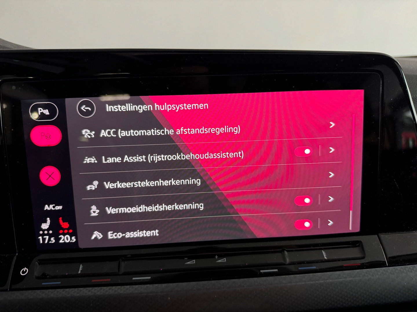 Volkswagen Golf 2.0 TDI R-Line Pano|Camera|Stoelverwarming|Sfeer|Keyless