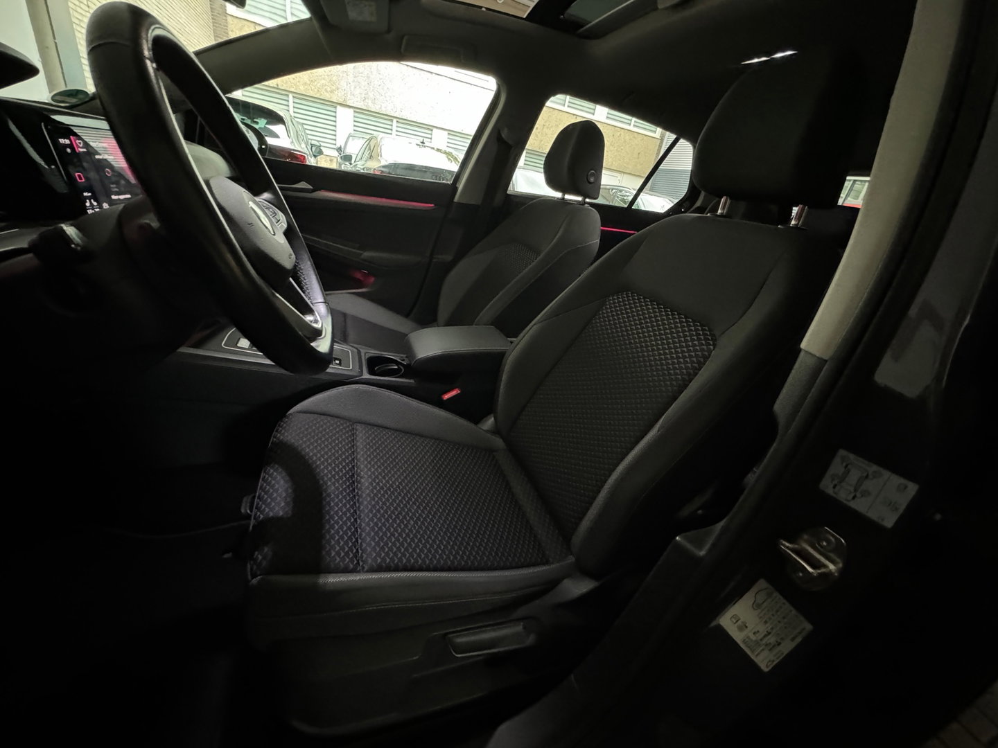 Volkswagen Golf 2.0 TDI R-Line Pano|Camera|Stoelverwarming|Sfeer|Keyless