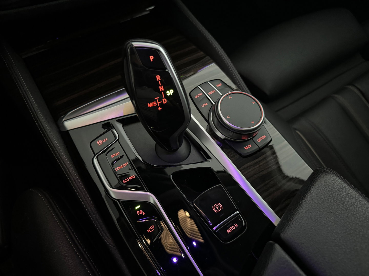 BMW 5 Serie Touring 520i High Executive Edition Memory|360|Trekhaak|BlindSpot
