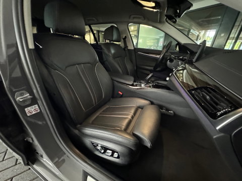 BMW 5 Serie Touring 520i High Executive Edition Memory|360|Trekhaak|BlindSpot