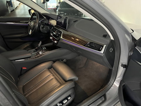 BMW 5 Serie Touring 520i High Executive Edition Memory|360|Trekhaak|BlindSpot