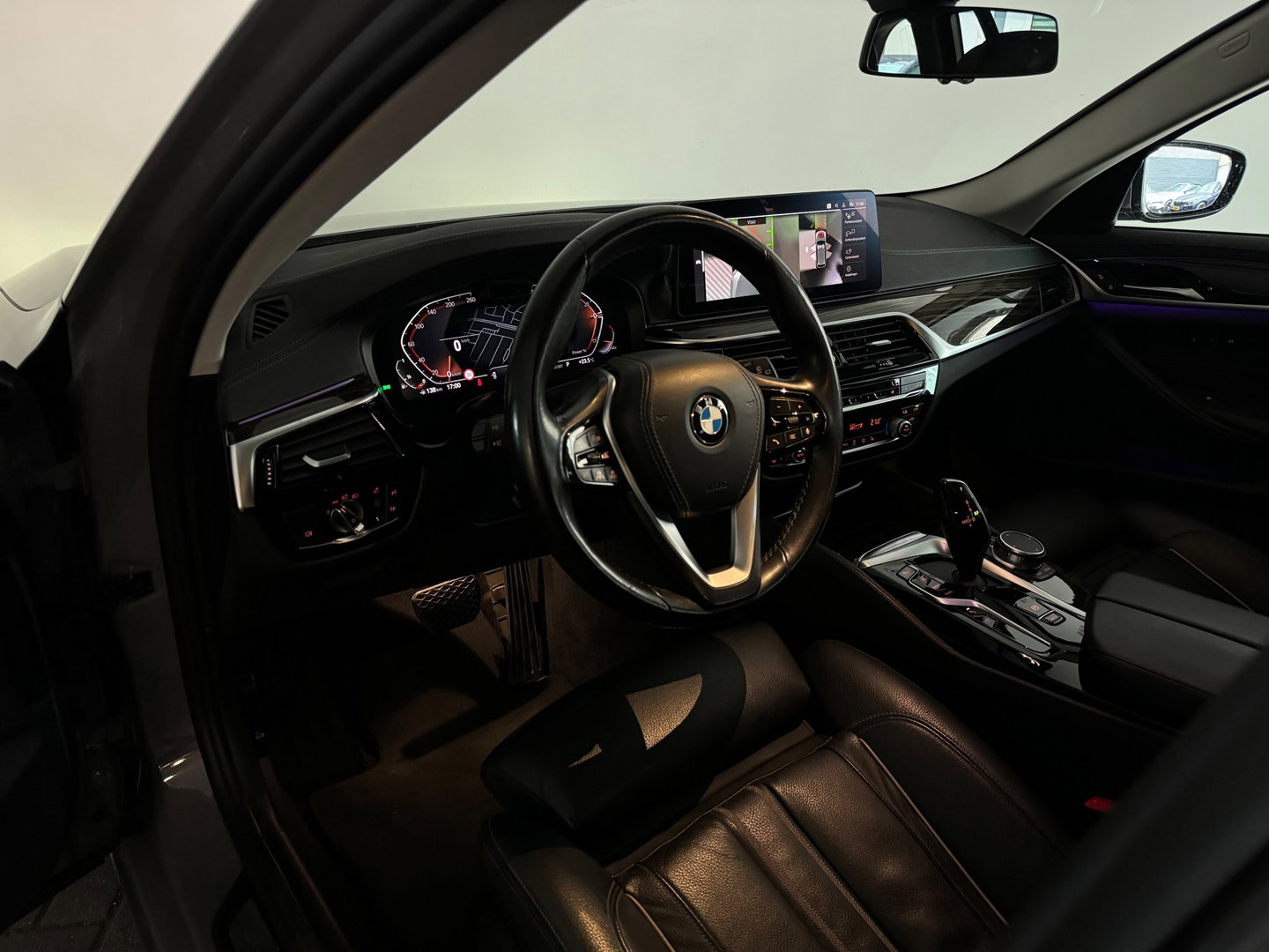 BMW 5 Serie Touring 520i High Executive Edition Memory|360|Trekhaak|BlindSpot