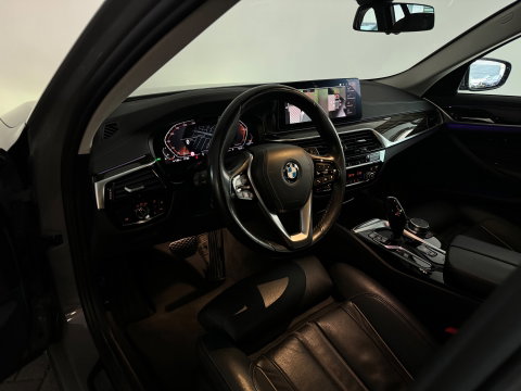 BMW 5 Serie Touring 520i High Executive Edition Memory|360|Trekhaak|BlindSpot