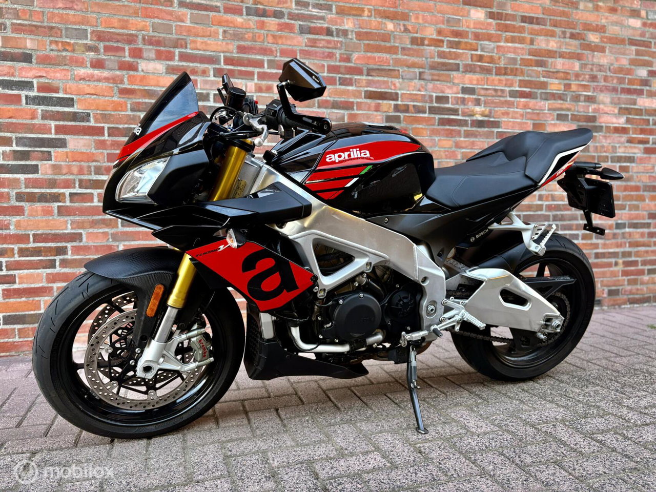 Aprilia Tuono V4