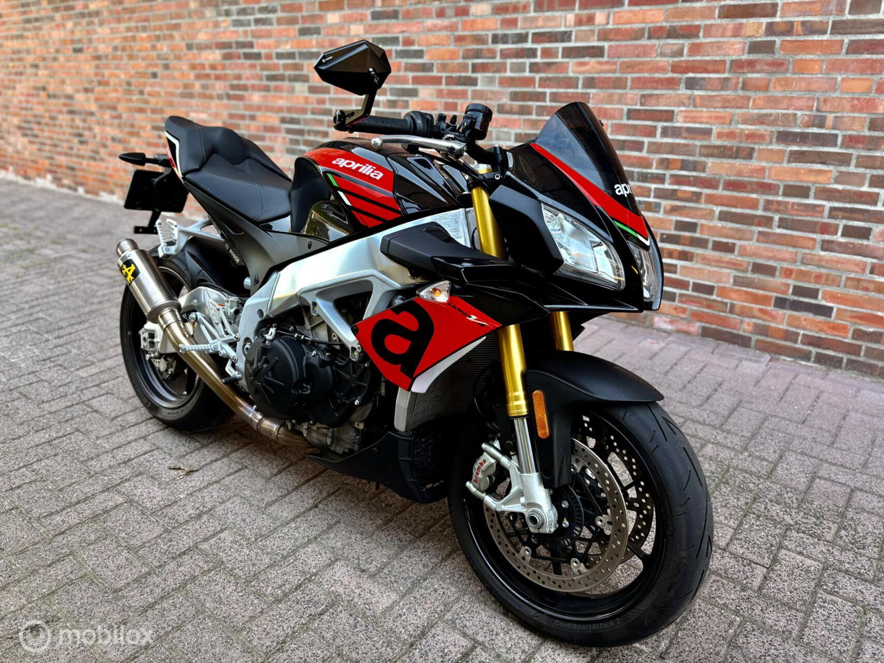 Aprilia Tuono V4