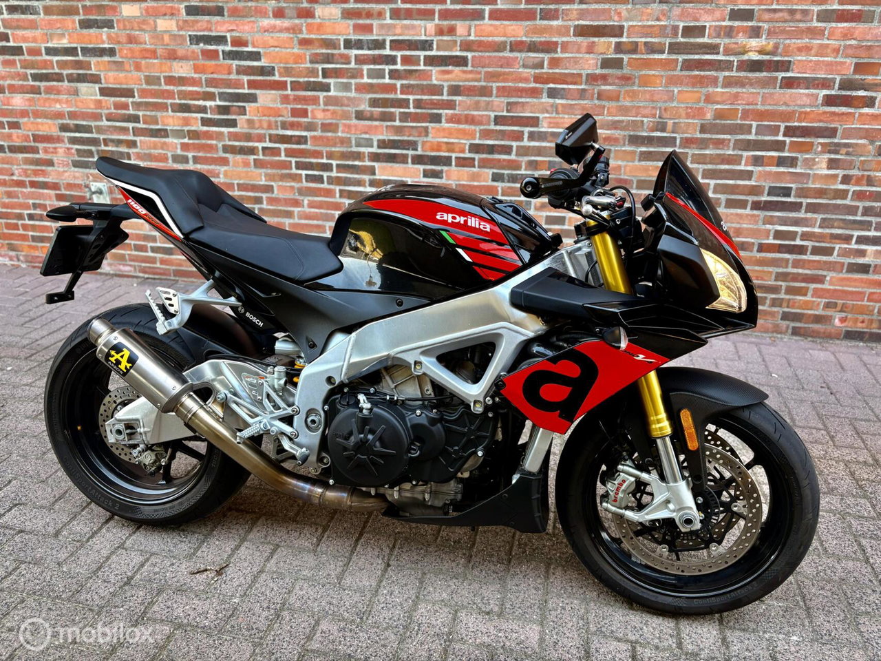 Aprilia Tuono V4