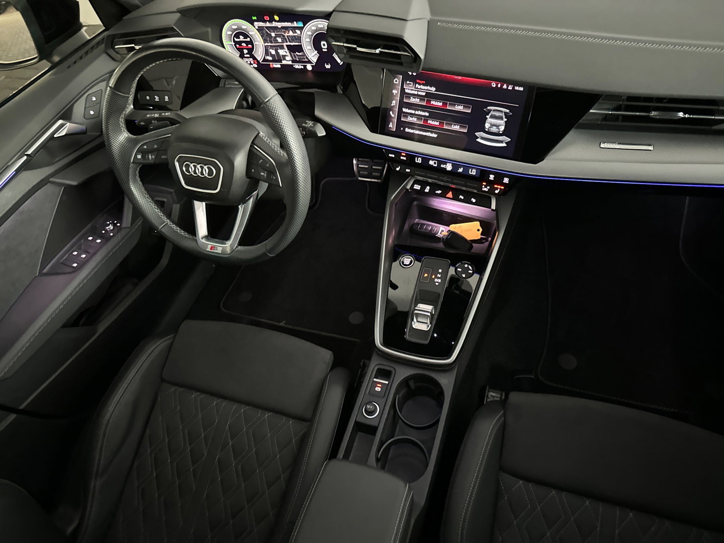 Audi A3 Sportback 45 TFSI e S edition Competition Pano|RS Seats|Sfeer|Keyless|Camera
