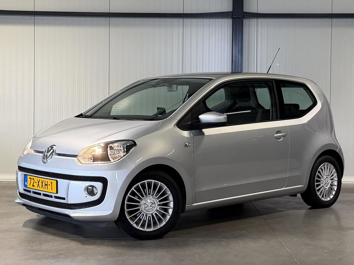 Volkswagen up! 1.0 high up! BlueMotion Airco Cruise Navi PDC