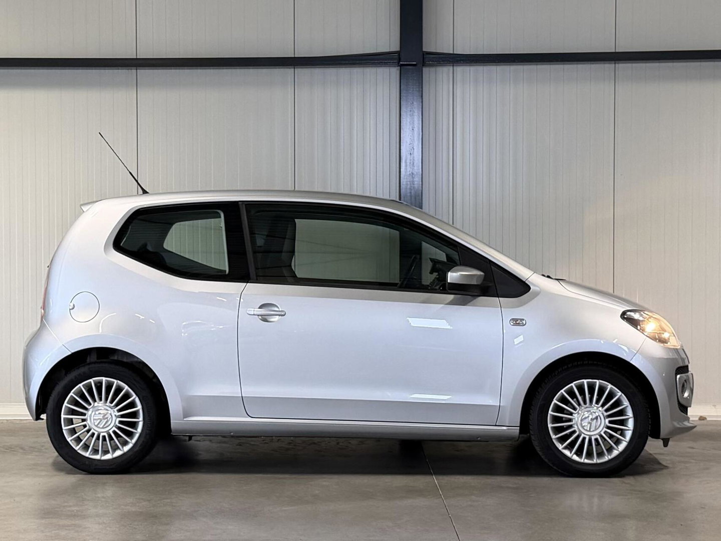 Volkswagen up! 1.0 high up! BlueMotion Airco Cruise Navi PDC