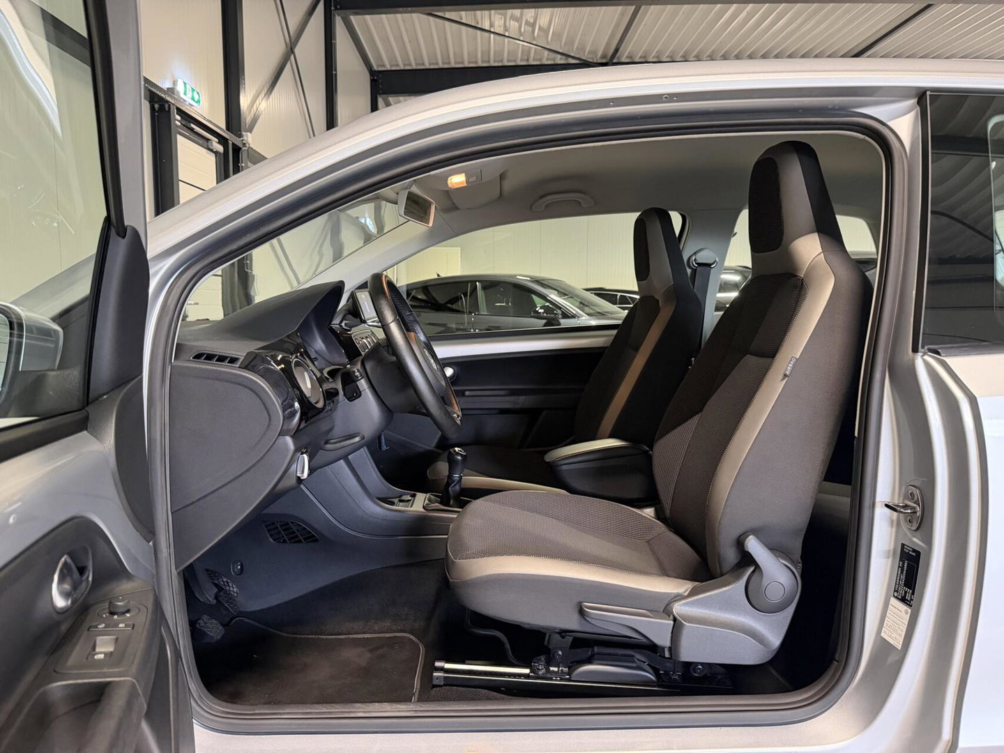 Volkswagen up! 1.0 high up! BlueMotion Airco Cruise Navi PDC