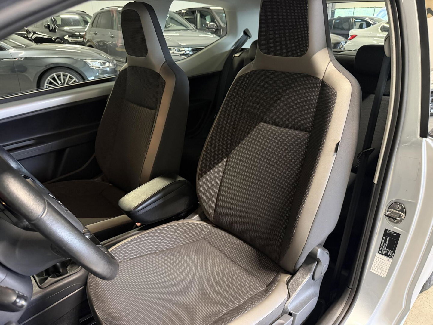Volkswagen up! 1.0 high up! BlueMotion Airco Cruise Navi PDC