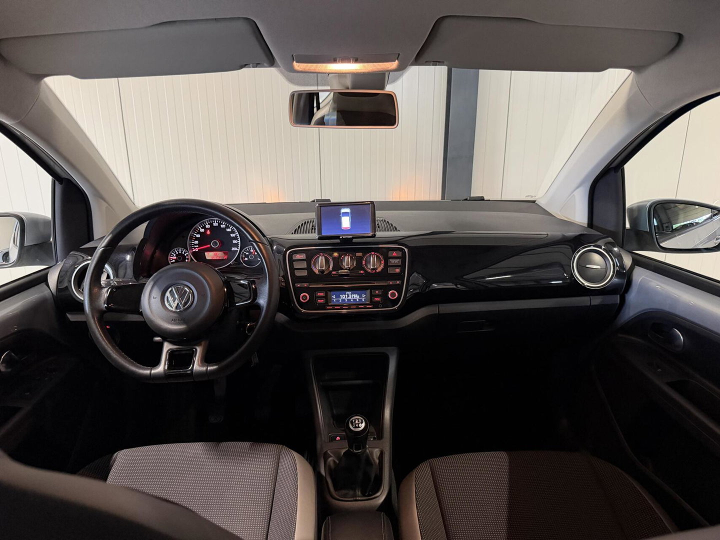 Volkswagen up! 1.0 high up! BlueMotion Airco Cruise Navi PDC