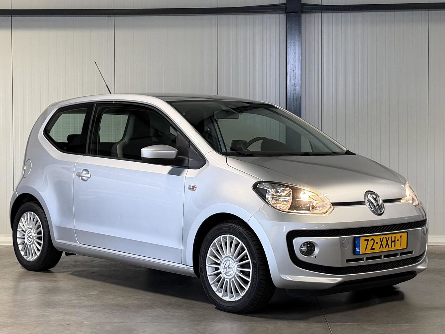 Volkswagen up! 1.0 high up! BlueMotion Airco Cruise Navi PDC