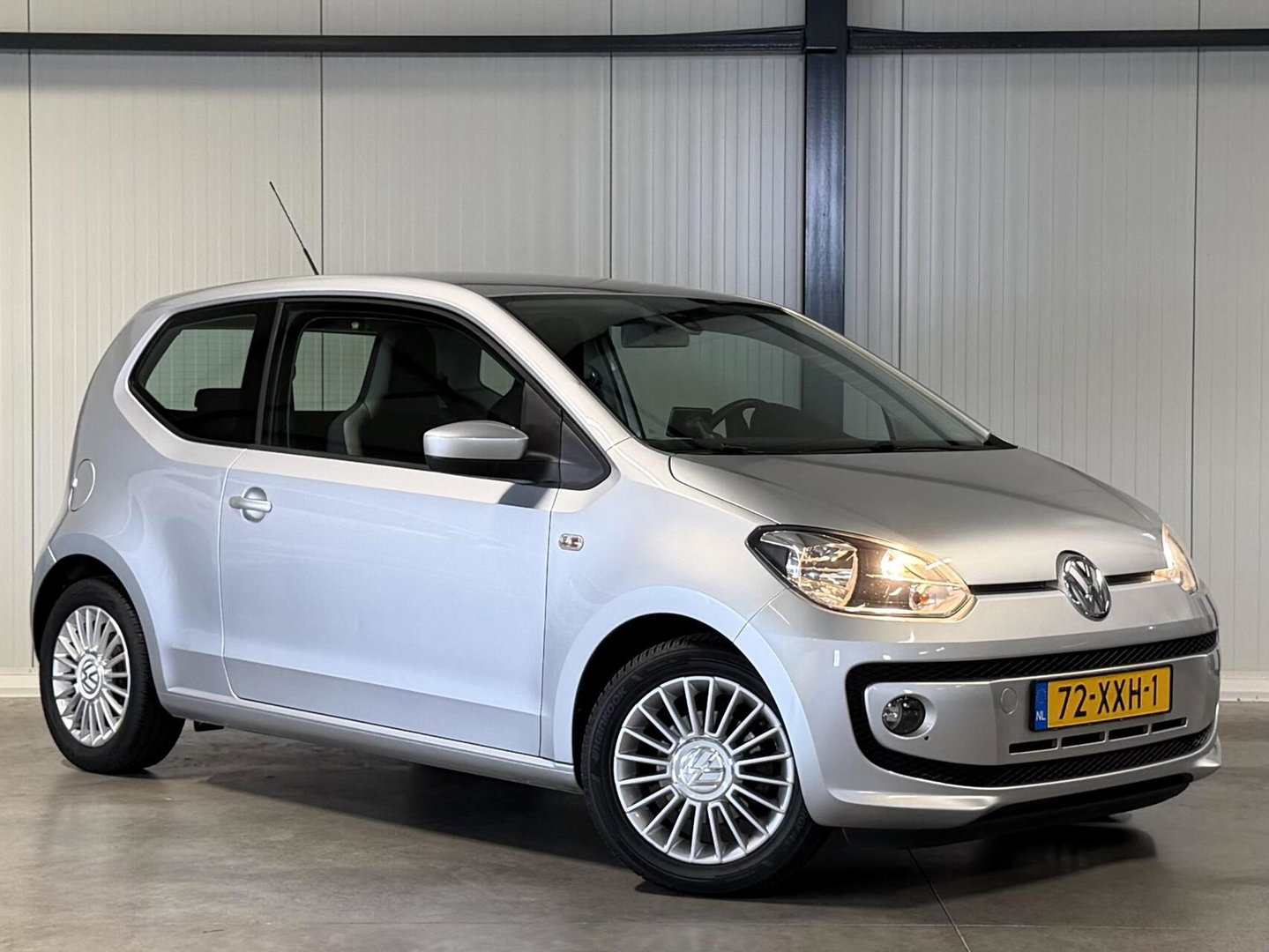 Volkswagen up! 1.0 high up! BlueMotion Airco Cruise Navi PDC