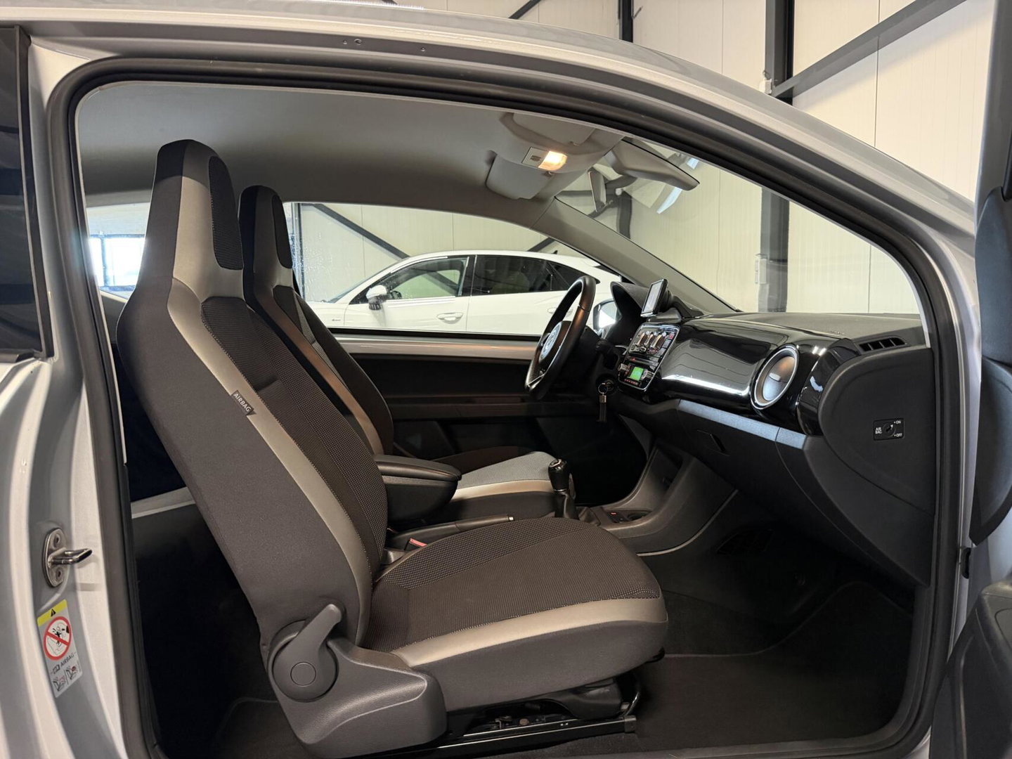 Volkswagen up! 1.0 high up! BlueMotion Airco Cruise Navi PDC