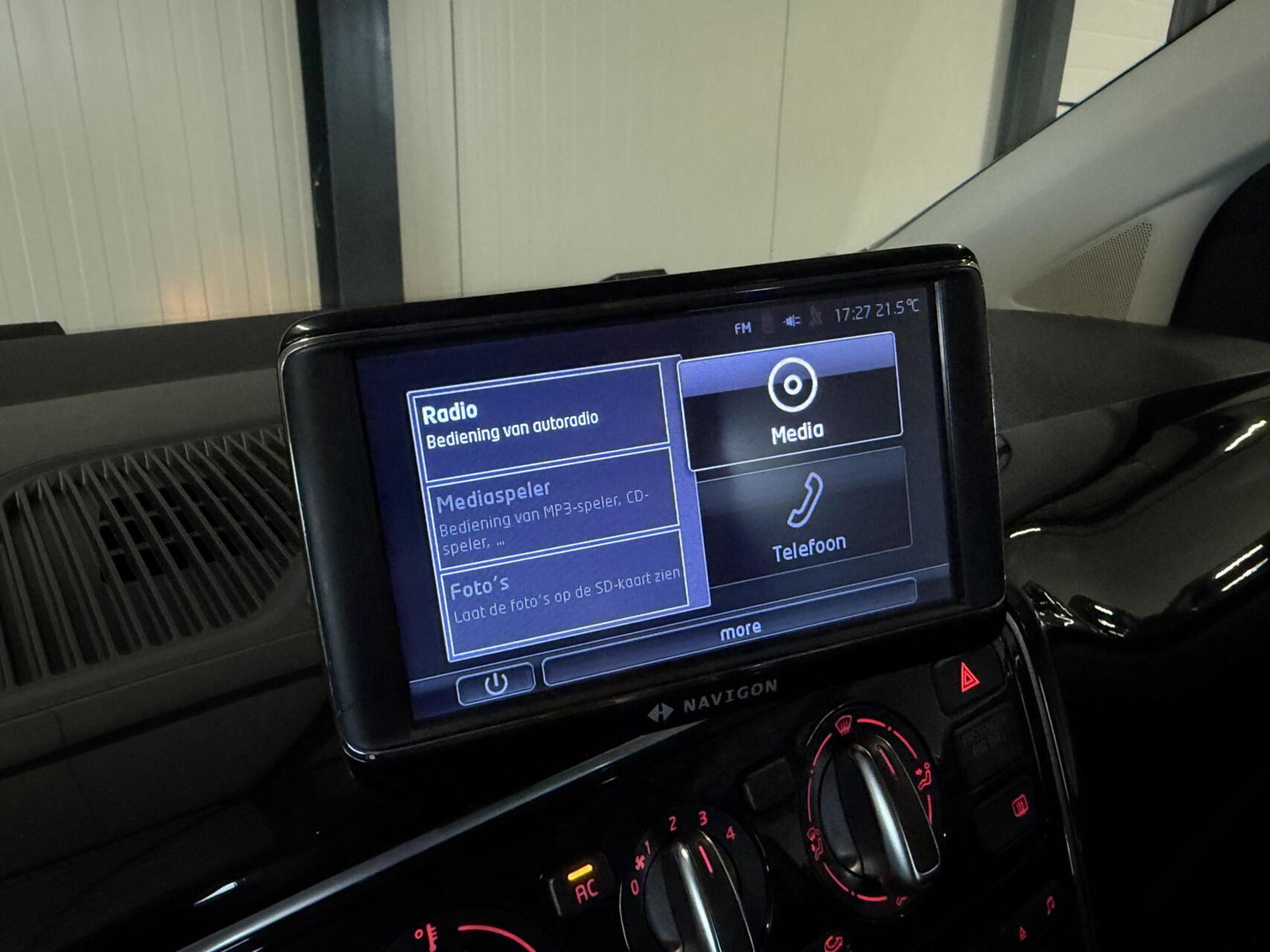 Volkswagen up! 1.0 high up! BlueMotion Airco Cruise Navi PDC