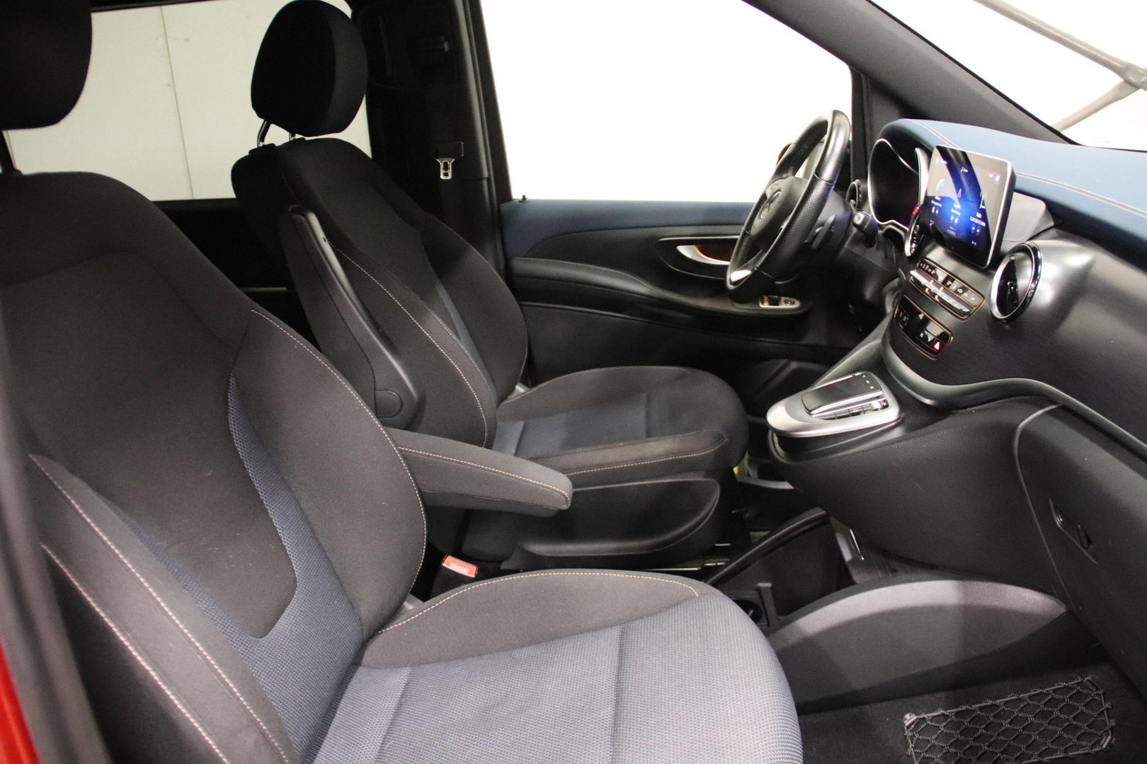 Mercedes-Benz EQV 300 L2 LANG 6 persoonsuitvoering Mercedes-Benz EQV 300 L2 6-persoonuitvoering