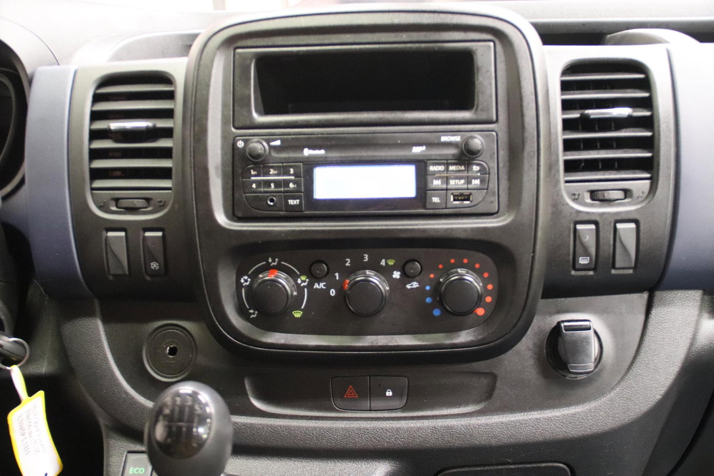 Opel Vivaro Combi 1.6 CDTI PERSONEN VERVOER 9 PERSOONS PERSONENBUS Opel Vivaro Combi 1.6 CDTI PERSONENVERVOER 9 PERSOONS PERSONENBUS