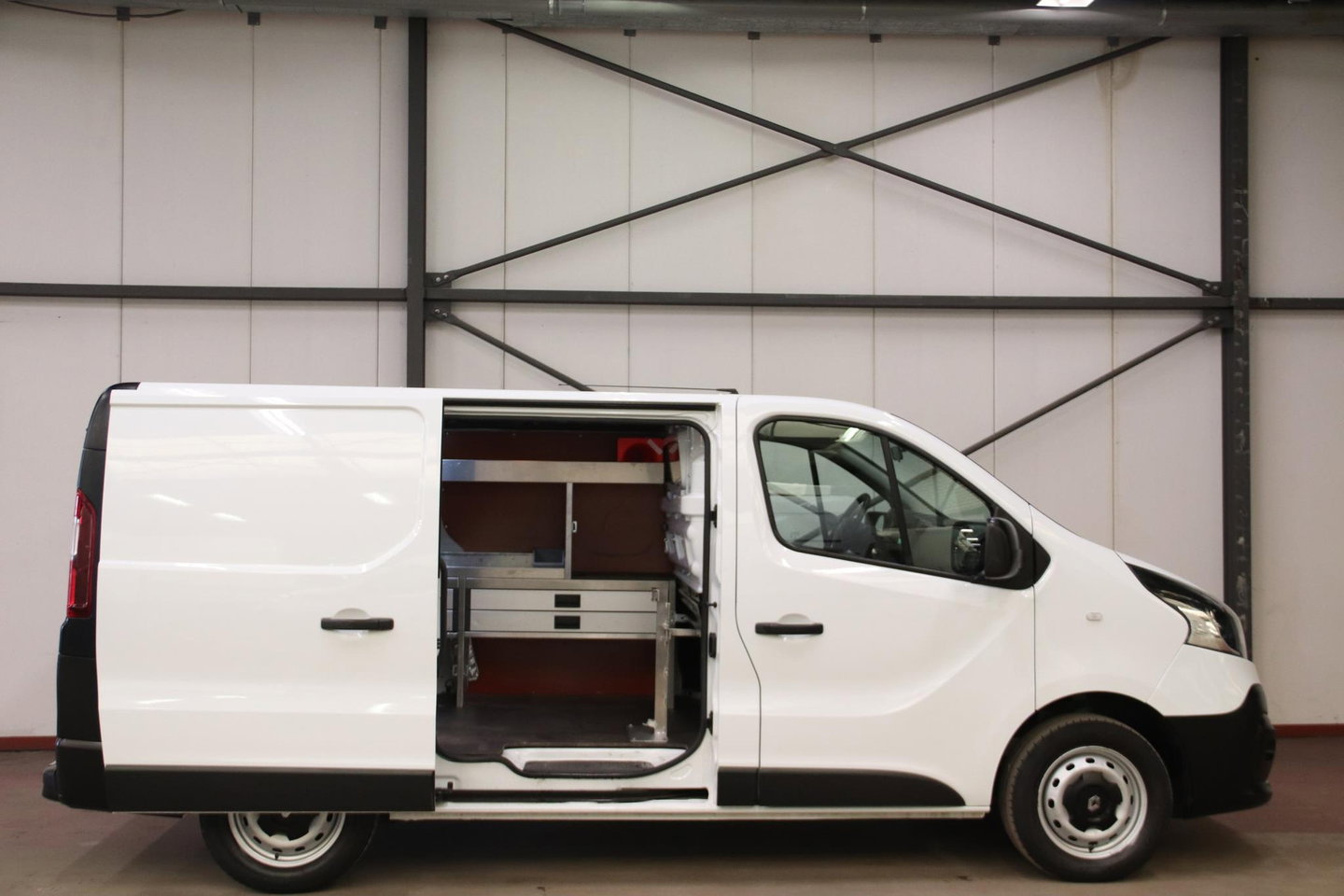 Renault Trafic 1.6 dCi WERKPLAATSINRICHTING AIRCO Renault Trafic 1.6 dCi WERKPLAATSINRICHTING