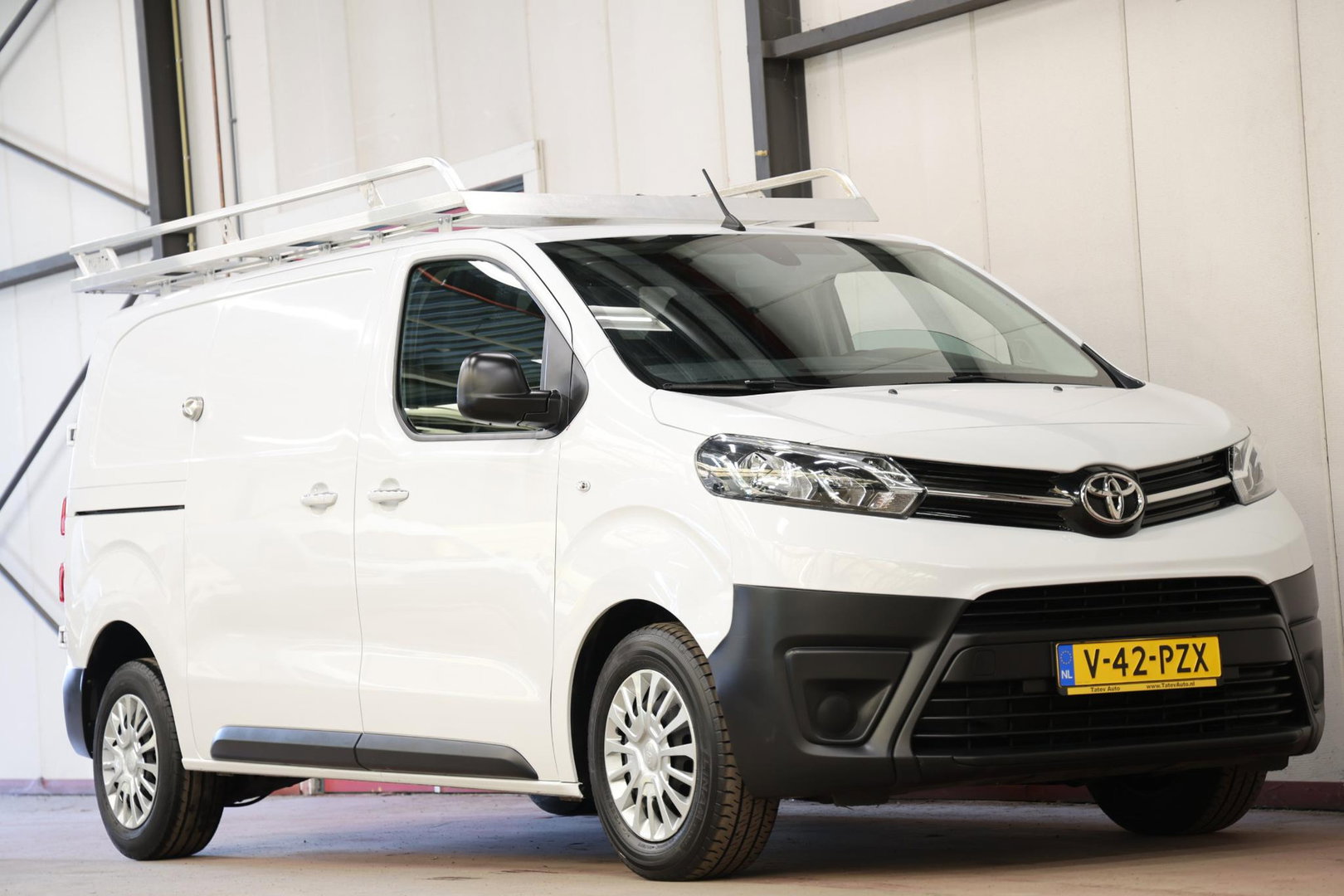 Toyota ProAce Worker 2.0 D-4D Live L2H1 LANG AUTOMAAT