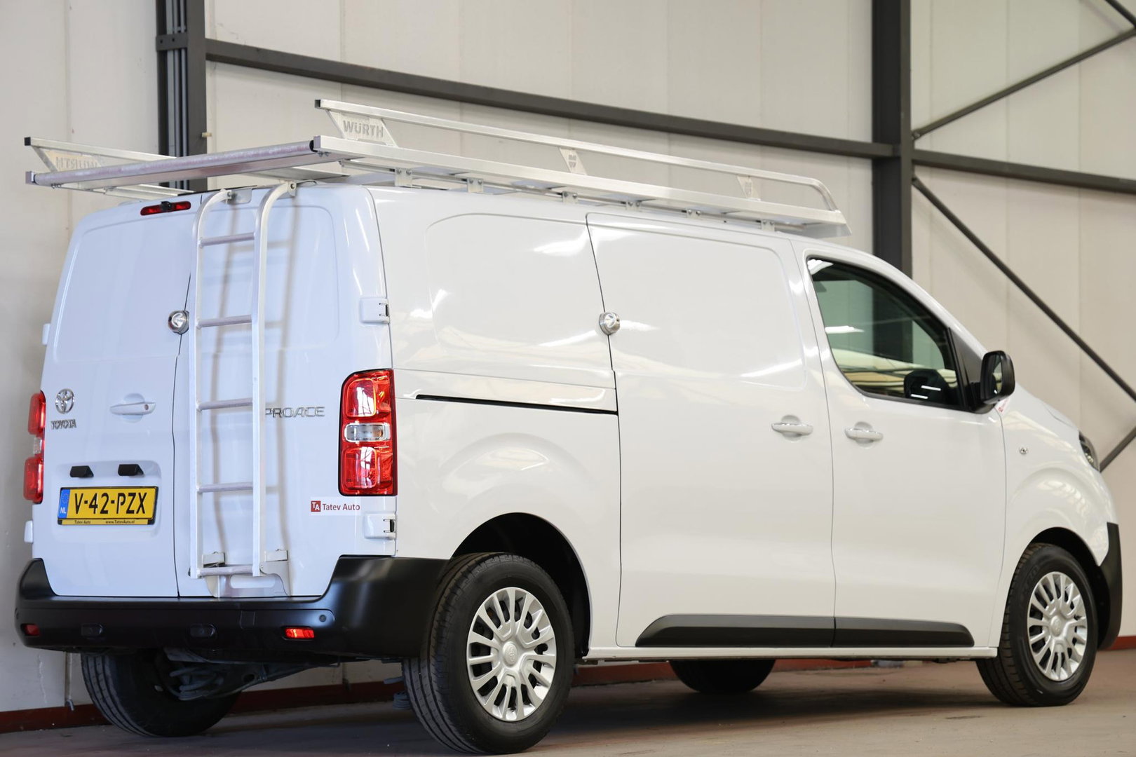 Toyota ProAce Worker 2.0 D-4D Live L2H1 LANG AUTOMAAT