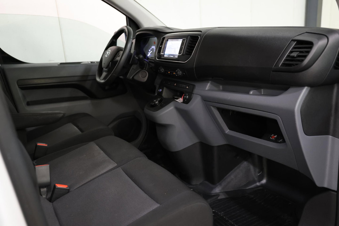 Toyota ProAce Worker 2.0 D-4D Live L2H1 LANG AUTOMAAT