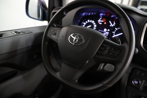 Toyota ProAce Worker 2.0 D-4D Live L2H1 LANG AUTOMAAT