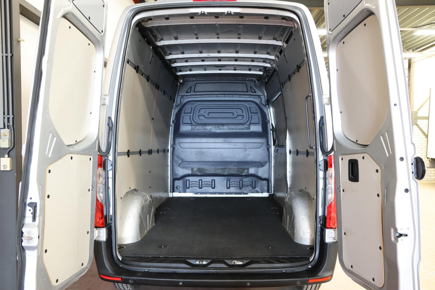 Mercedes-Benz Sprinter 1.9 CDI 150PK L2H2 AUTOMAAT