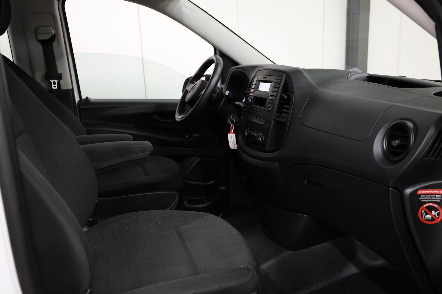 Mercedes-Benz eVito Tourer PRO L3 9 PERSOONS PERSONENBUS