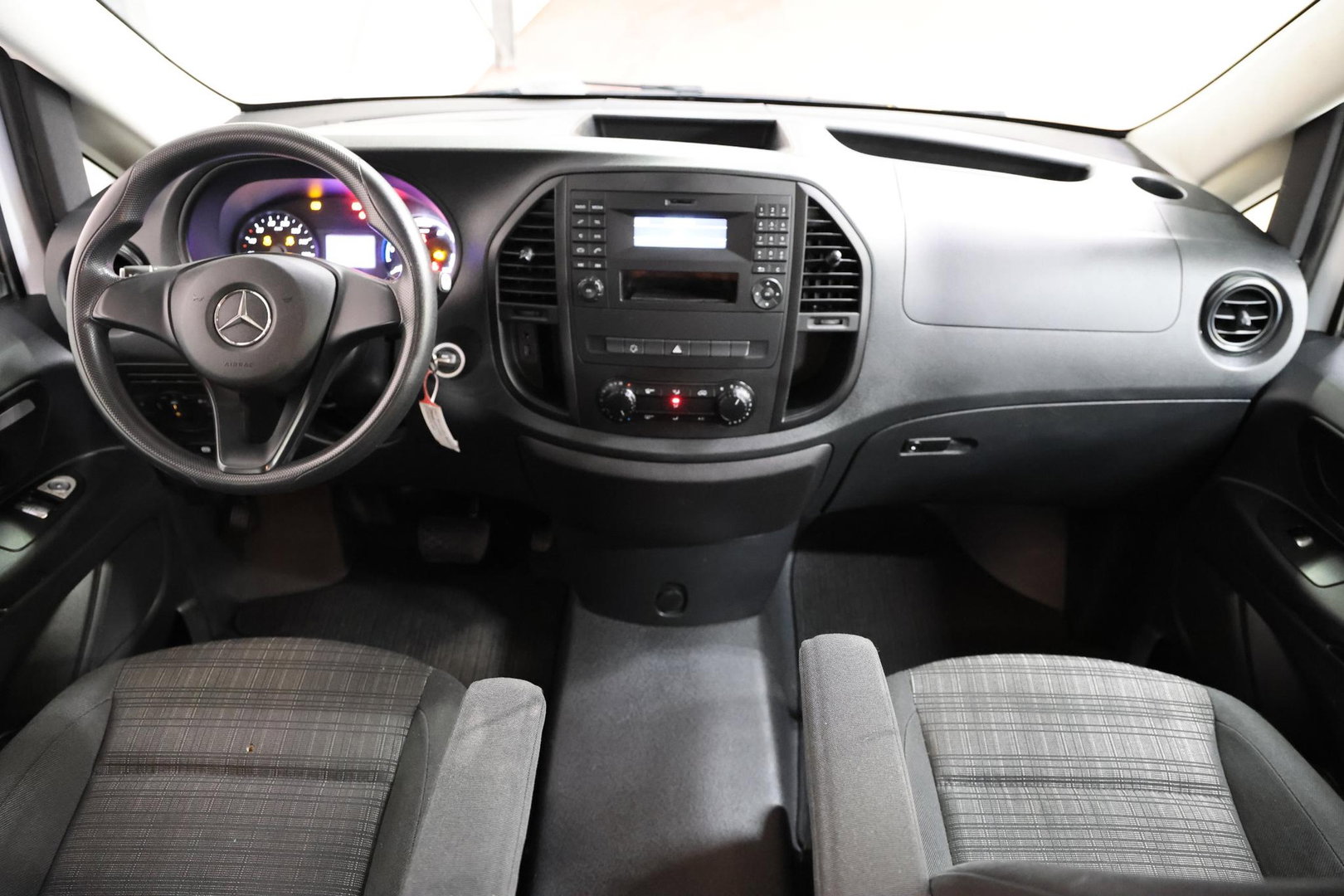 Mercedes-Benz eVito Tourer PRO L3 9 PERSOONS PERSONENBUS