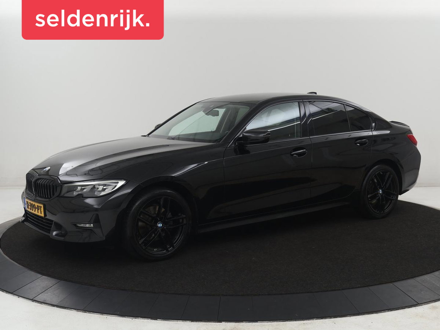 BMW 3-serie 320i Executive Edition | Half leder | Cruise control | Navigatie | Bluetooth | Carplay | Park assist | Interieurverlichting | Virtueel dashboard | Climate control | Full LED | 18" velgen