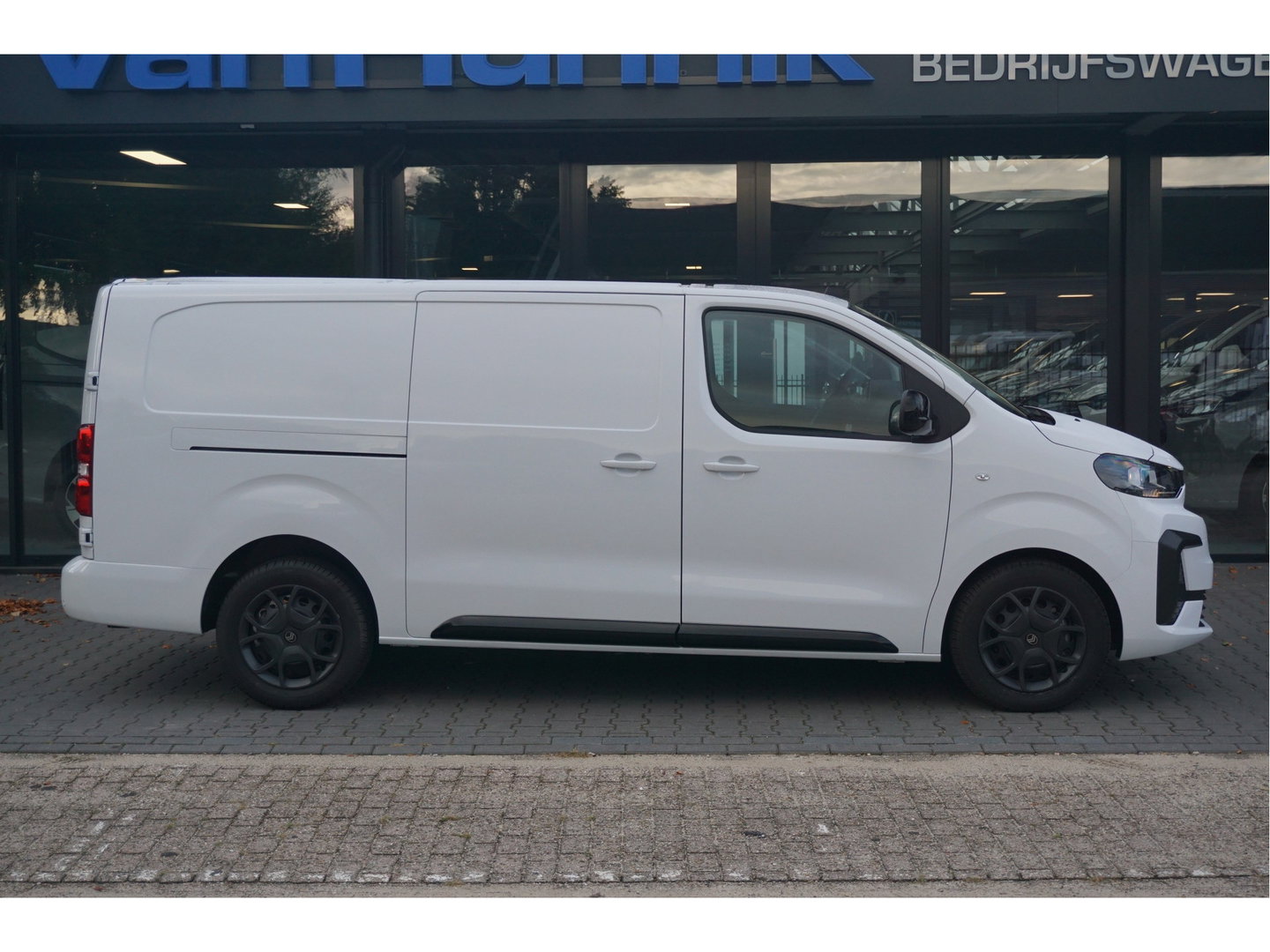 Citroën Jumpy 2.0D 180PK Automaat L3H1 BPM VRIJ!! Navi, Cam, Betimmering, Trekhaak!! Nr. 650