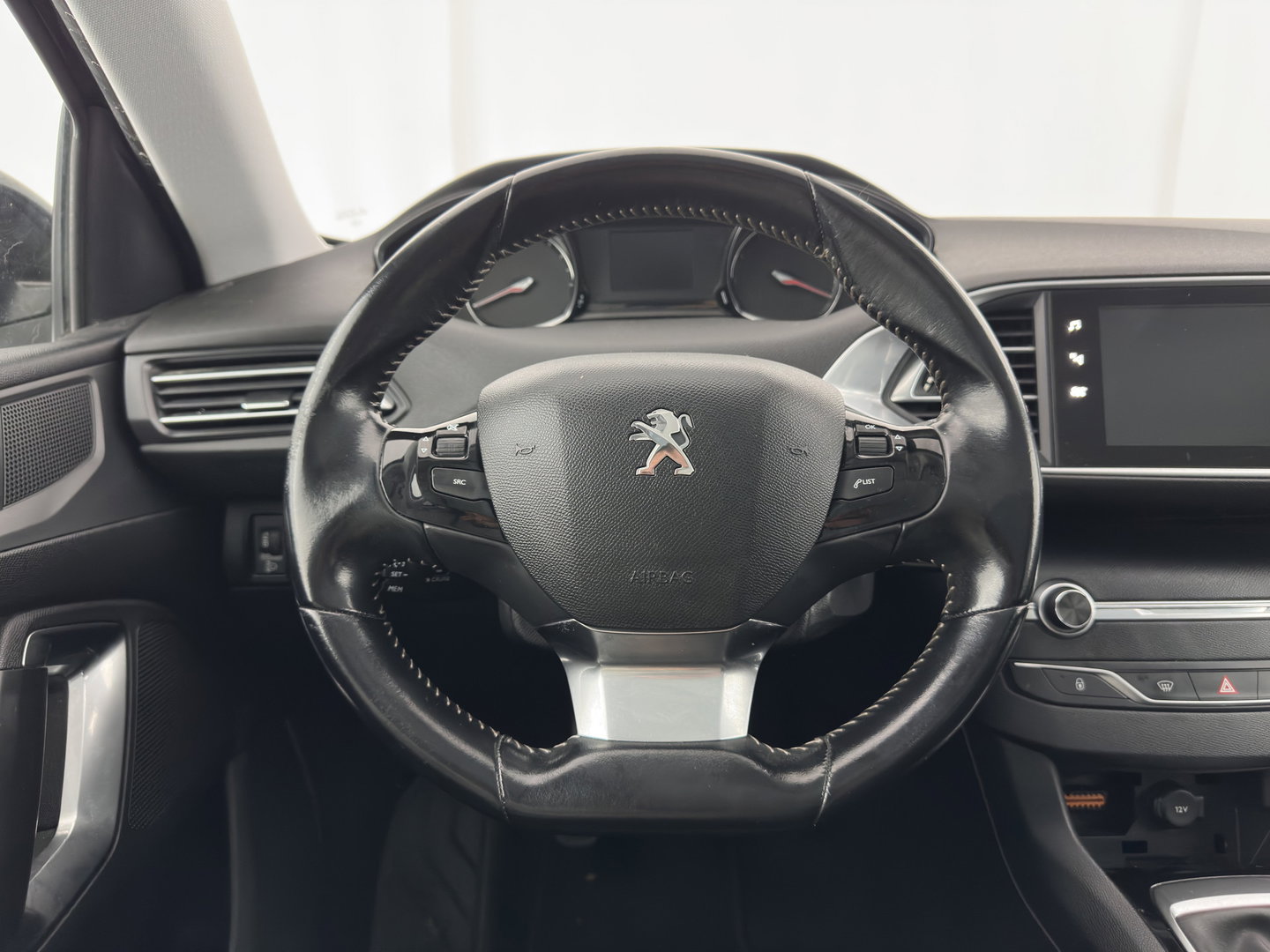 Peugeot 308 SW 1.6 BlueHDI Blue Lease Executive *PANO | NAVI-FULLMAP | COMFORT-SEATS | PRIVACY-GLASS | DAB+ | ECC | PDC | CRUISE | 16''ALU | TOWBAR*