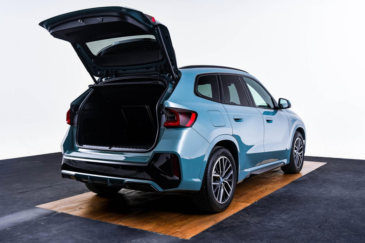 BMW iX1