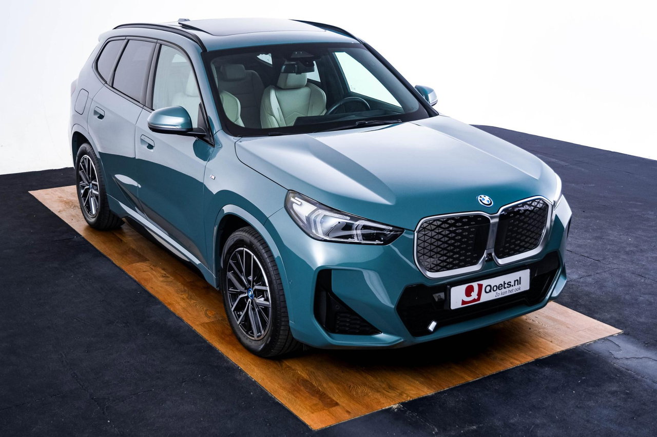 BMW iX1