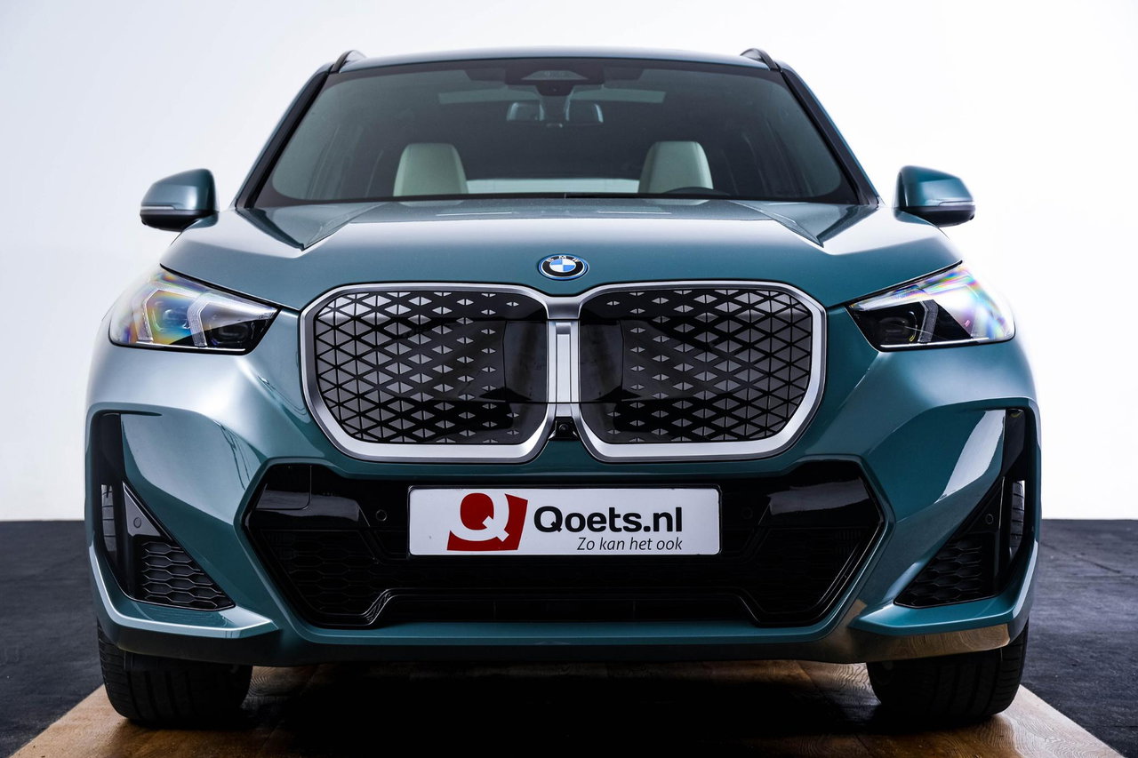BMW iX1