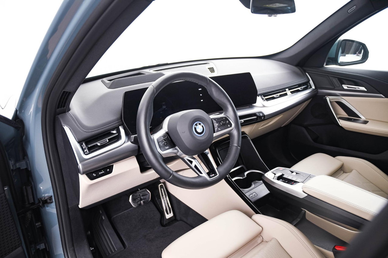 BMW iX1