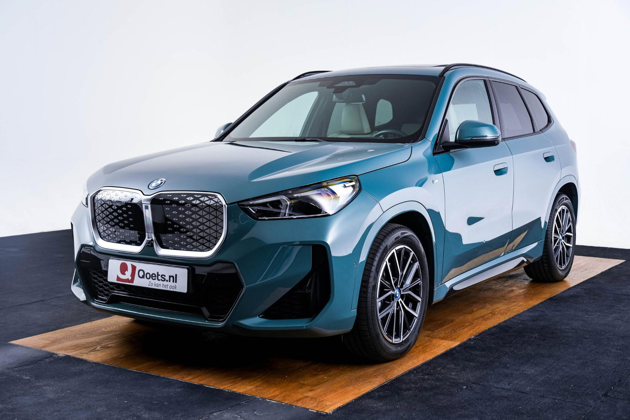 BMW iX1