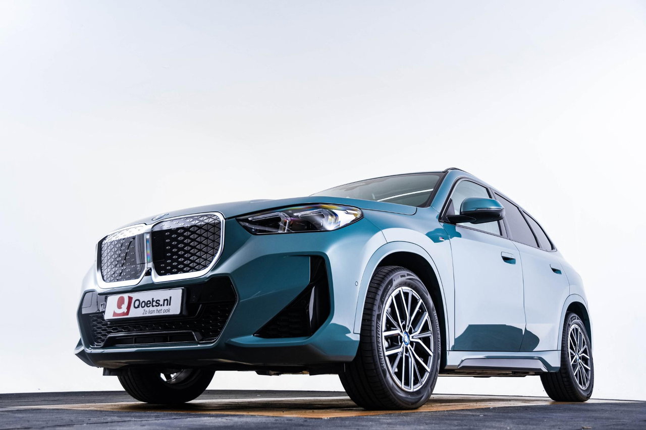 BMW iX1