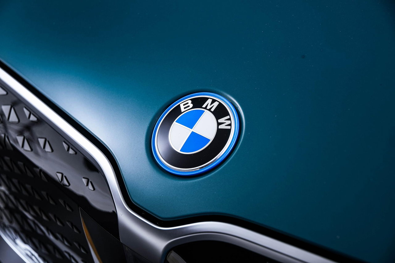 BMW iX1