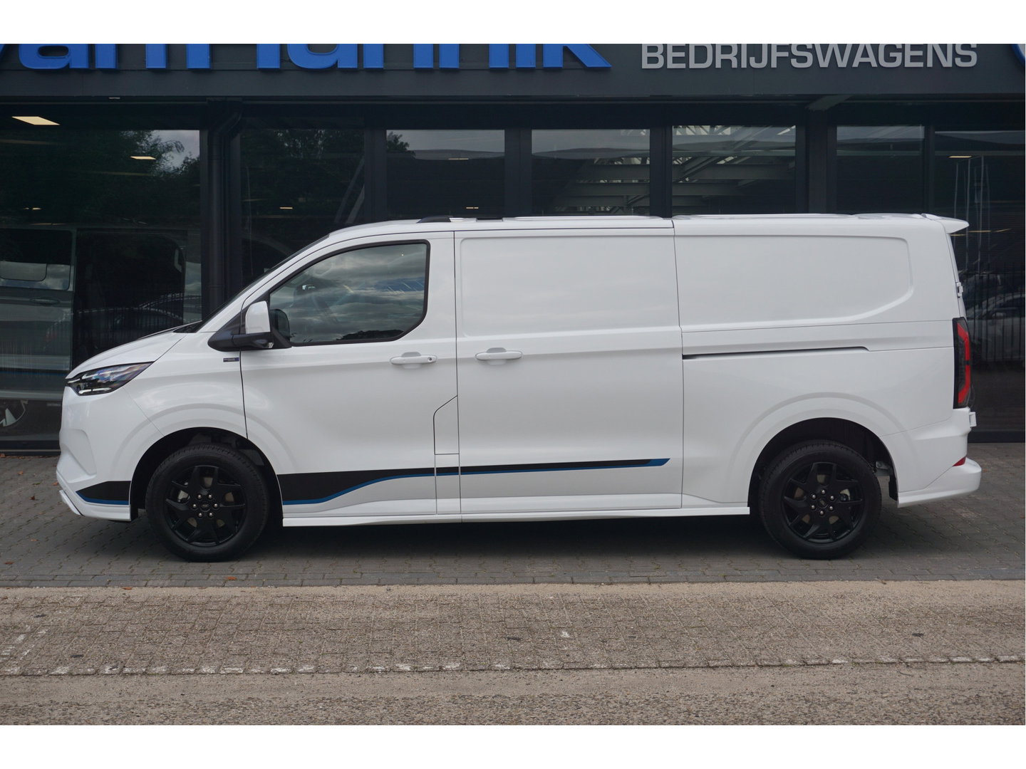 Ford Transit Custom 340L 218PK 71KWH Sport AUT Elektrisch Apple CP/Android A, Cam, 17" LM, 2x Schuifdeur!! NR. P02*