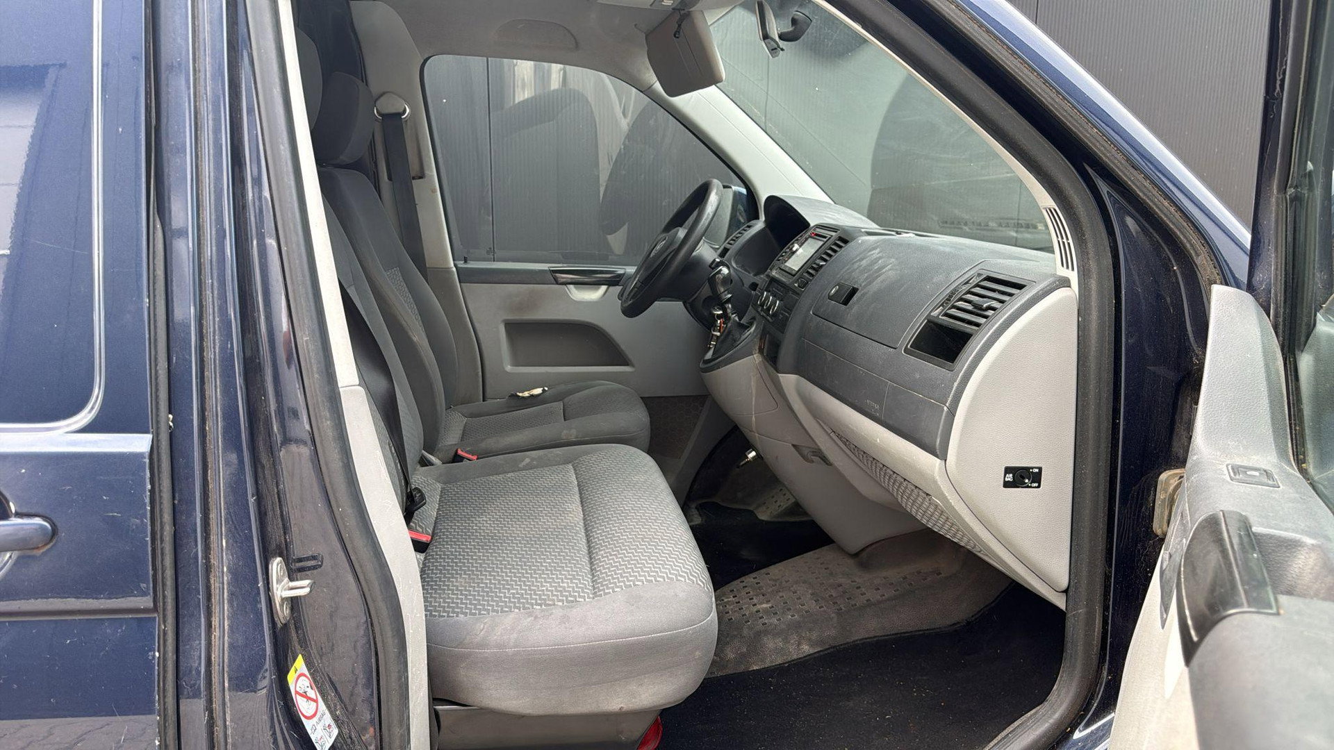 Volkswagen Transporter 2.0 TDI L2H1 L2 AIRCO Imperiaal met rol