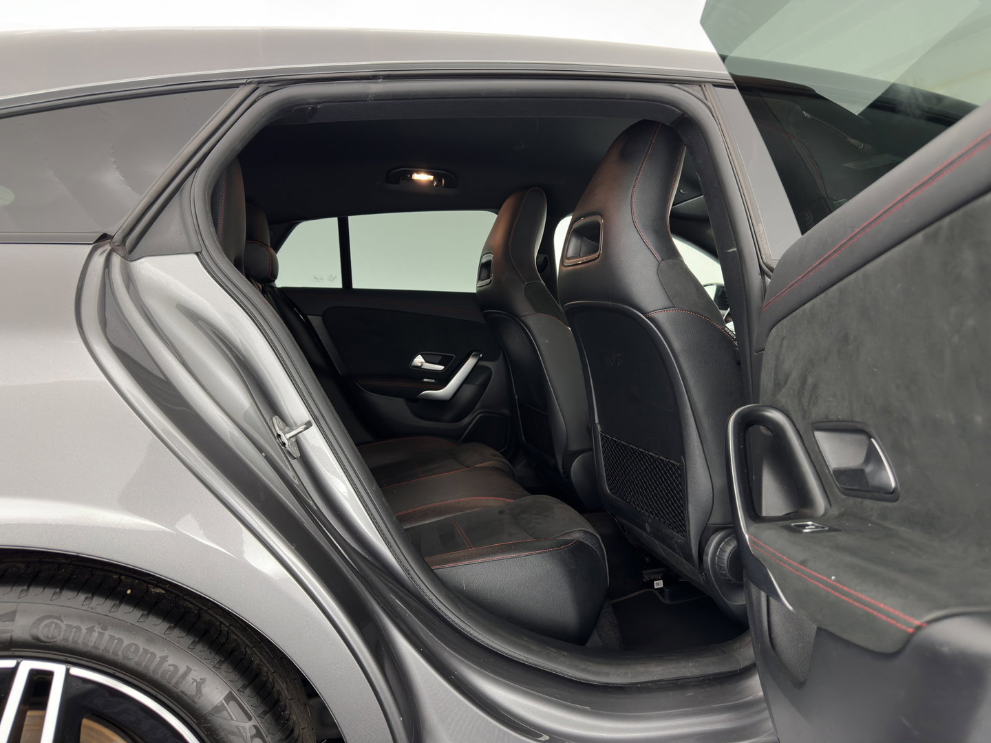 Mercedes-Benz CLA-Klasse Shooting Brake 180 d Business Solution AMG (INCL.BTW) Aut. *LEATHER-MICROFIBRE | FULL-LED | HEATED-SPORTSEATS | AMBIENT-LIGHT | DIGI-COCKPIT | DAB+ | NAVI-FULLMAP | CAMERA | PRIVACYGLASS | SHIFTPADDLES | 18''ALU*